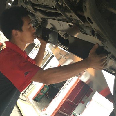【無錫CS75官方車友會】為愛車大白加裝發(fā)動機護板與噴涂底盤裝甲，全面守護行車安全